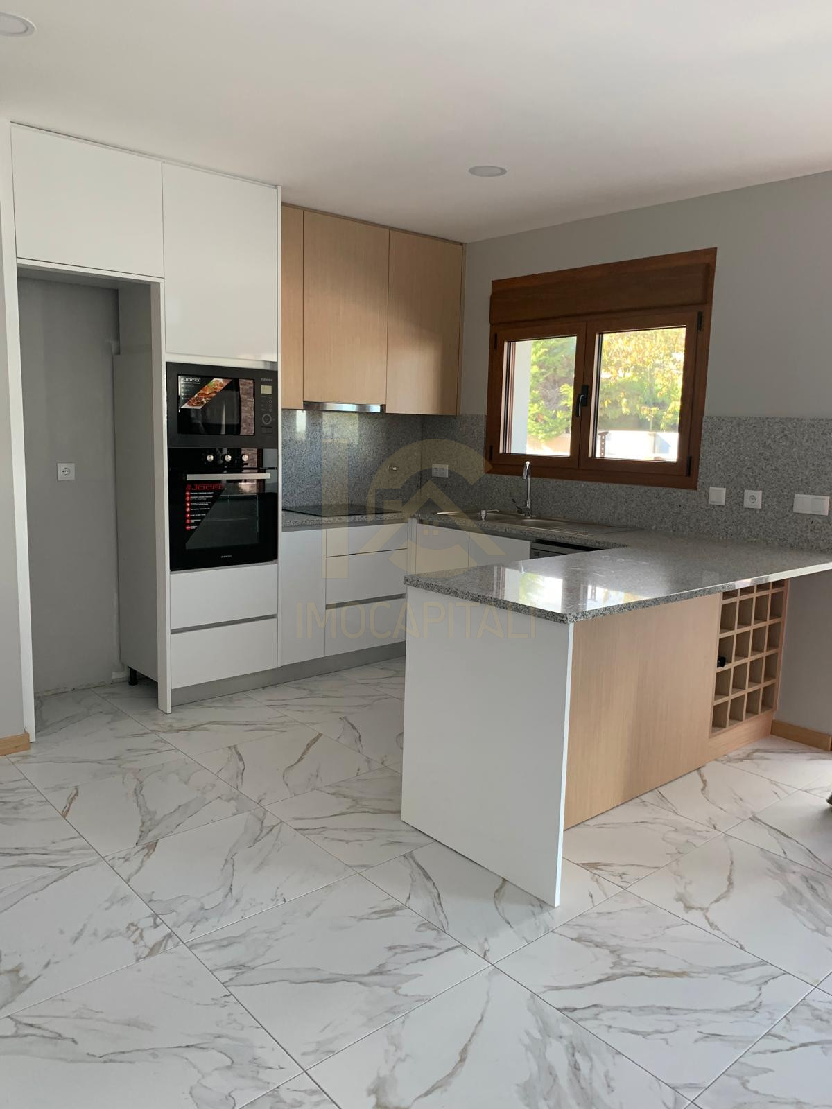 06b162a1-cfa1-419f-9b94-412dc5b950a2