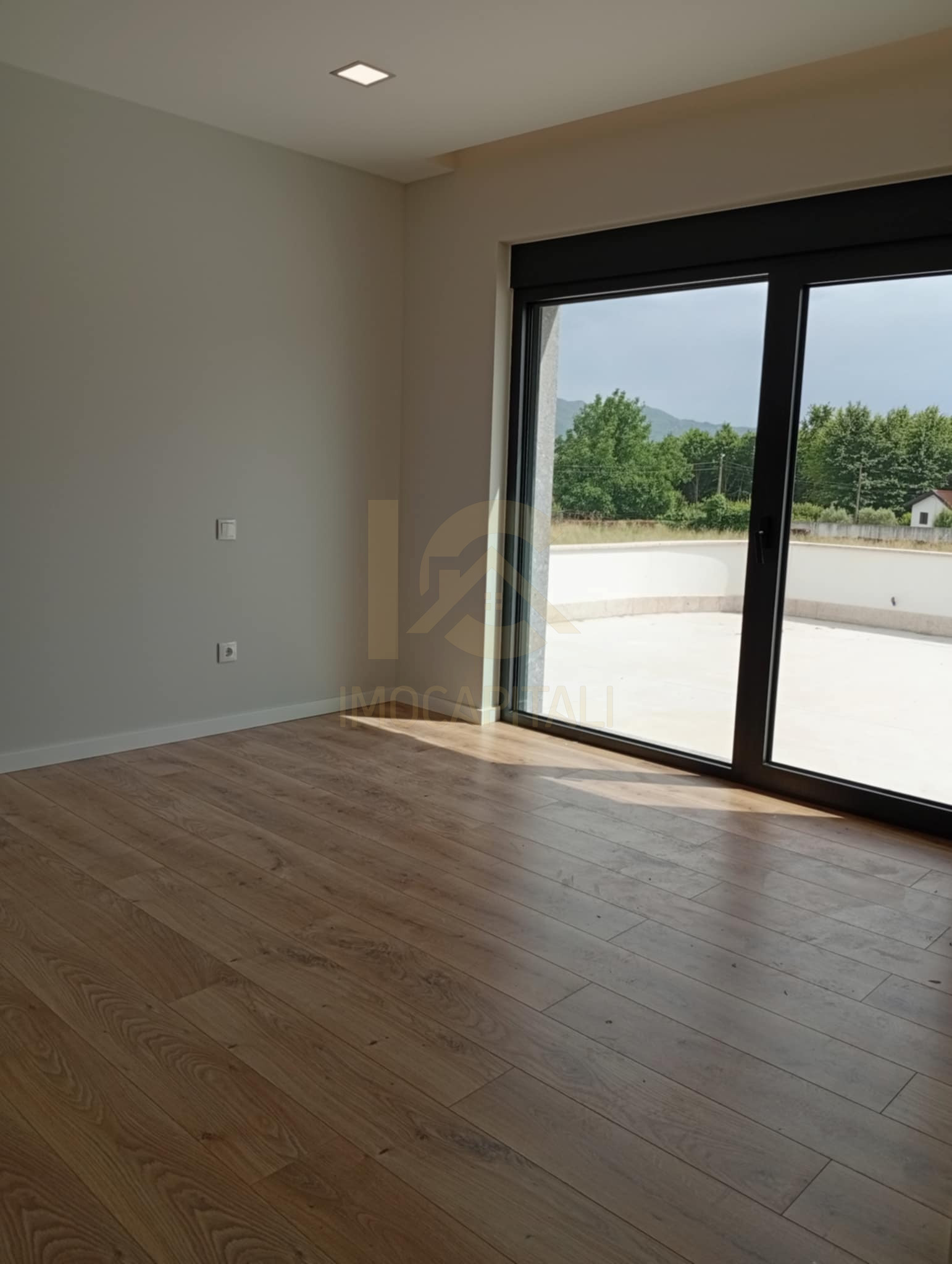 18dd68a1-7543-42a9-8f06-df972b47572d