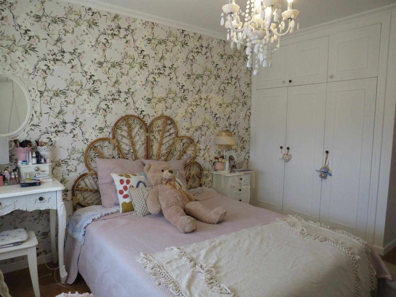 7f4b2cdf-4ff7-4763-b4d9-b0d44c9abdc7