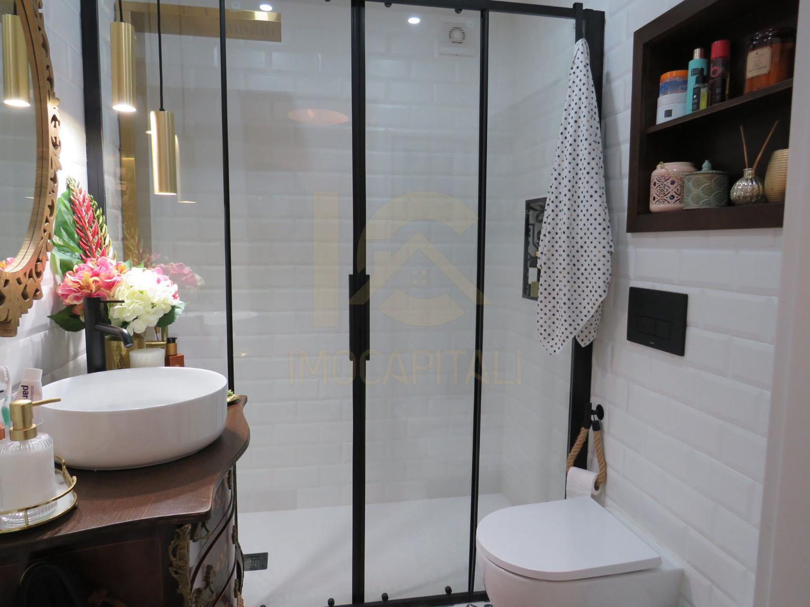 abbbca0e-7b46-4e74-8bf0-28911065fbea