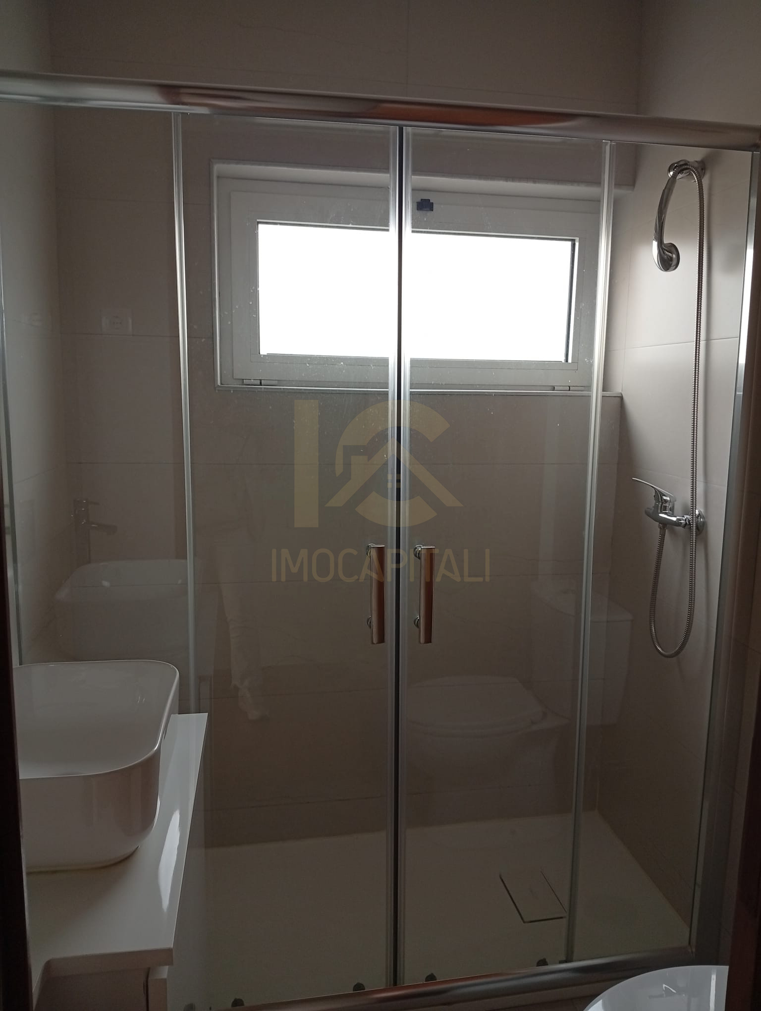 06ff5909-f1a4-479b-bfda-0000e7b9cecc