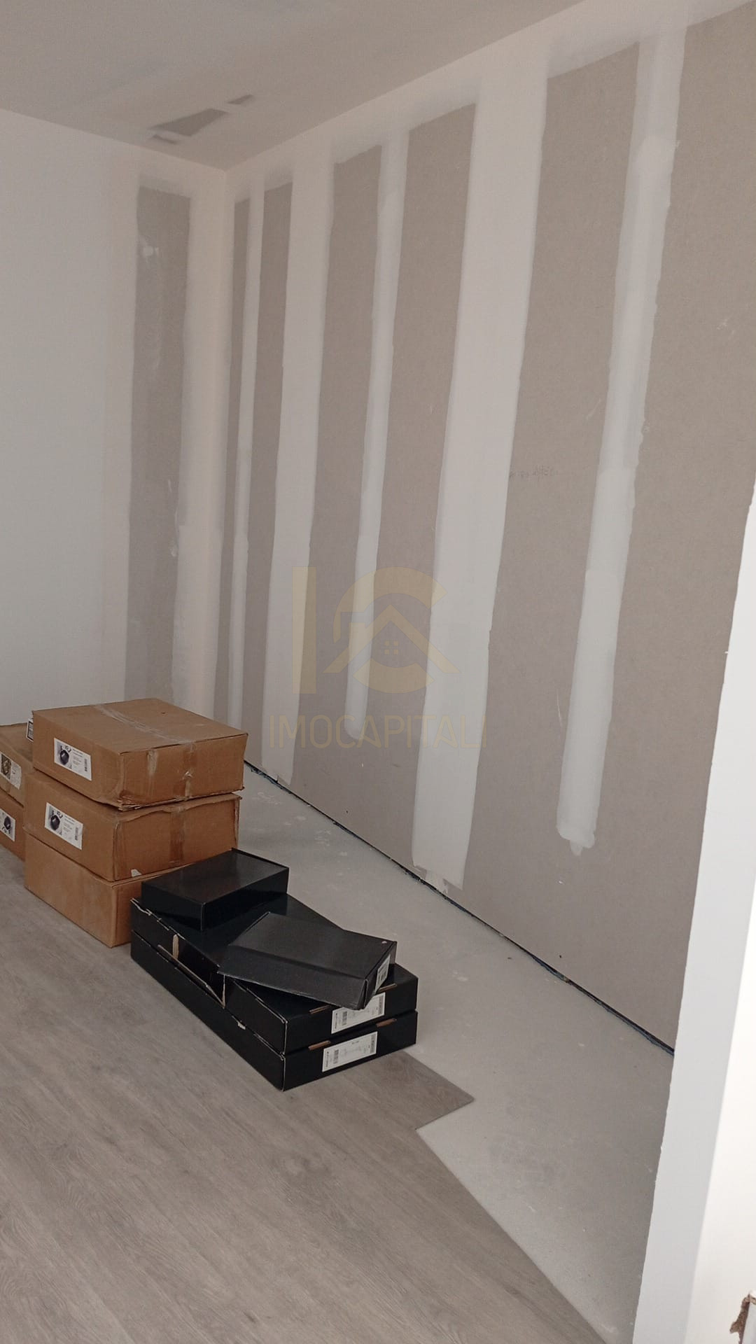 2db0b0fc-edaf-4e58-b5c3-b0422d46b851