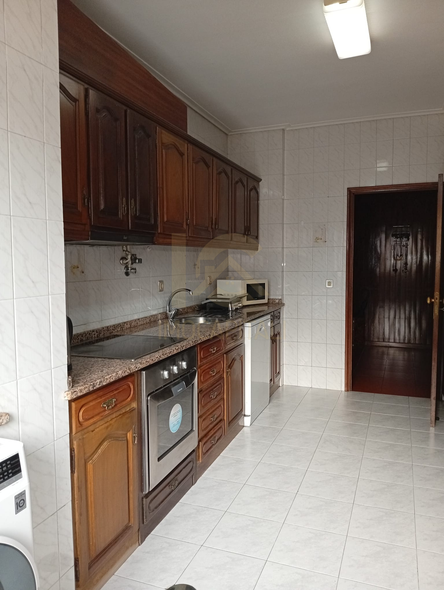 855ca0b9-02e4-4758-abb7-5e067b02b35b