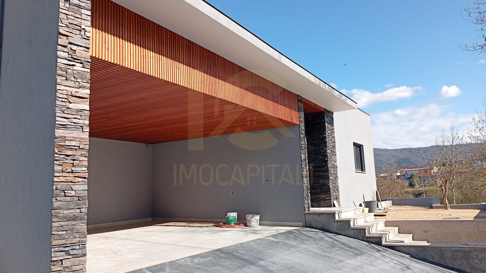 971b4d92-d4a8-44a0-8244-c66ed7ffbef9